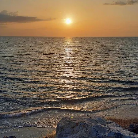 فندق مبيت وإفطار Lido Tirreno