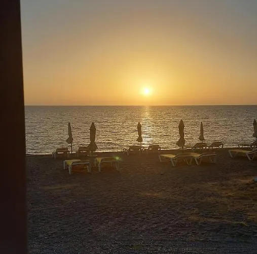 Alojamento de Acomodação e Pequeno-almoço Lido Tirreno